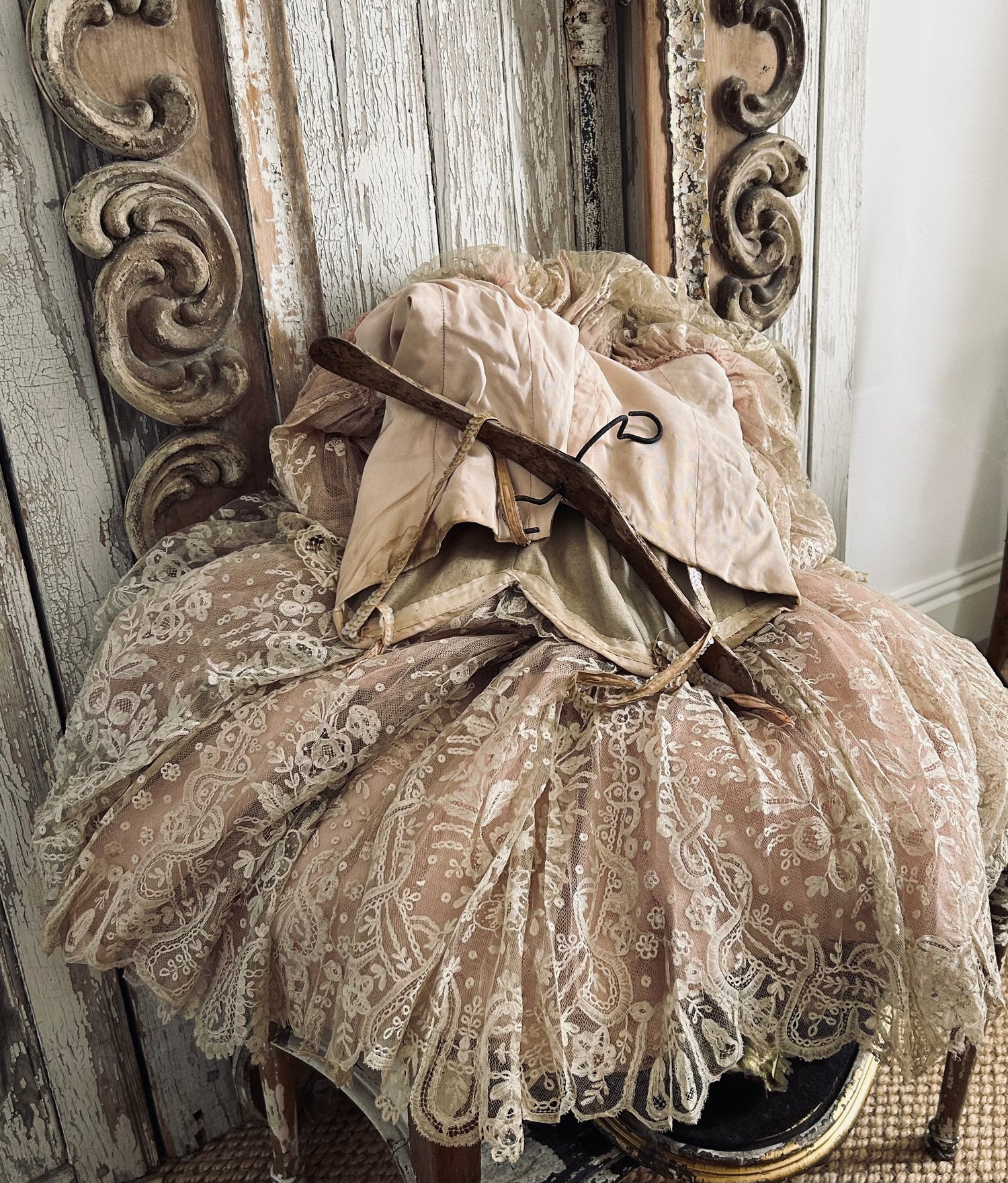 Textiles, quilts and trims and lace