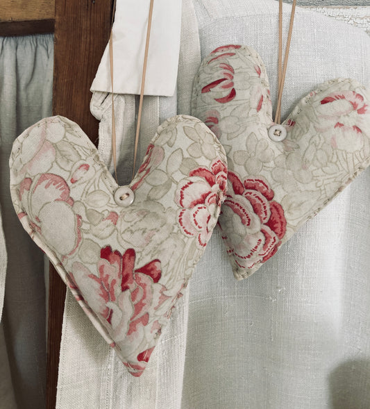 A pair of small hearts with lavender