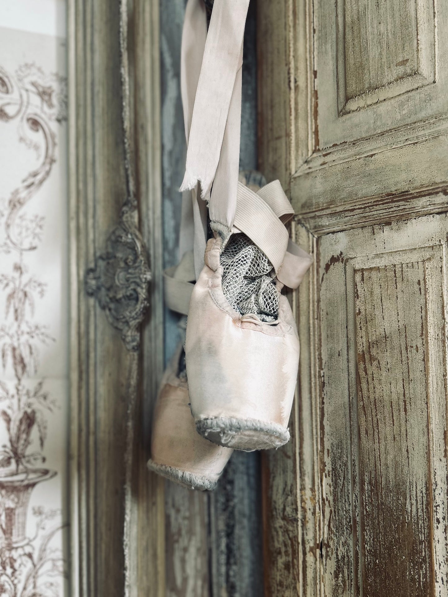 A pair of deliciously tatty old ballet pointes. (Pair 1)
