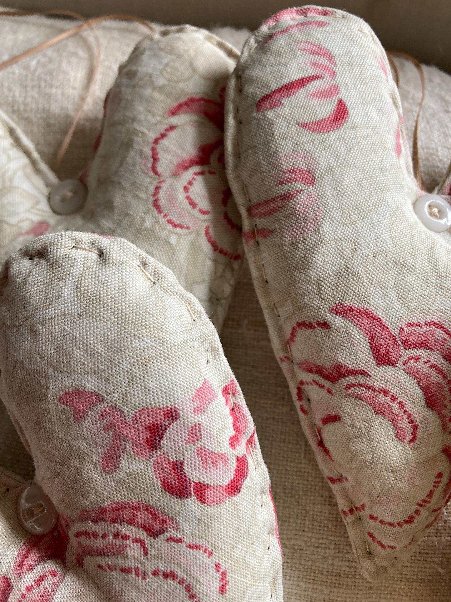 A pair of small hearts with lavender