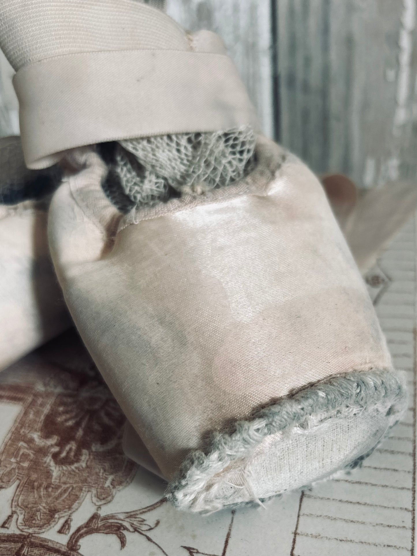 A pair of deliciously tatty old ballet pointes. (Pair 1)