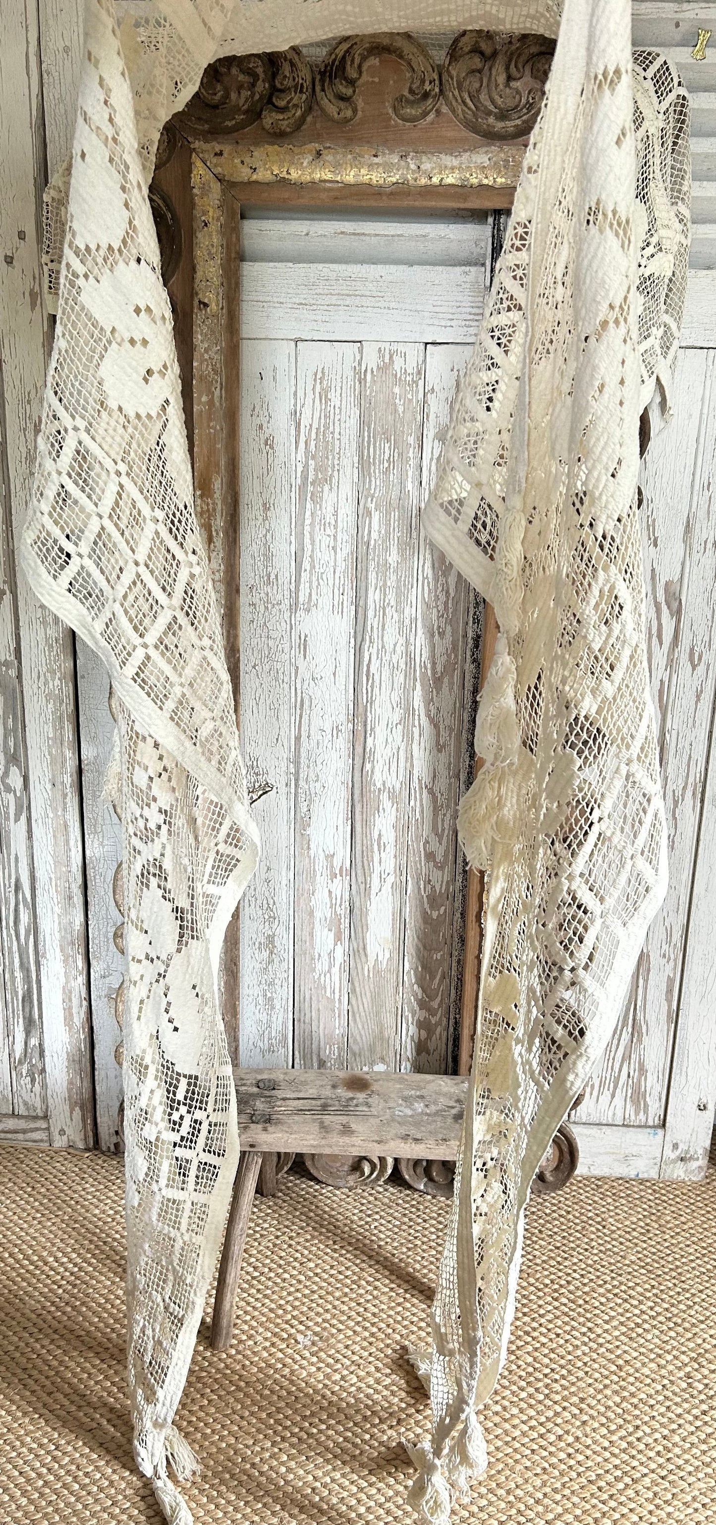 filet lace panel cantoniere
