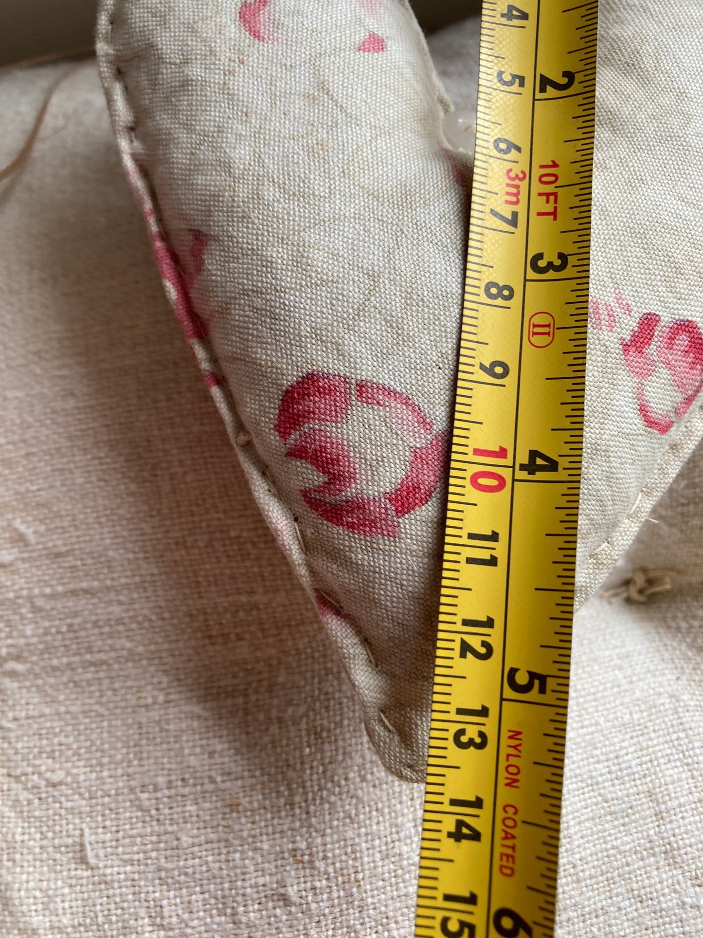 A pair of small hearts with lavender