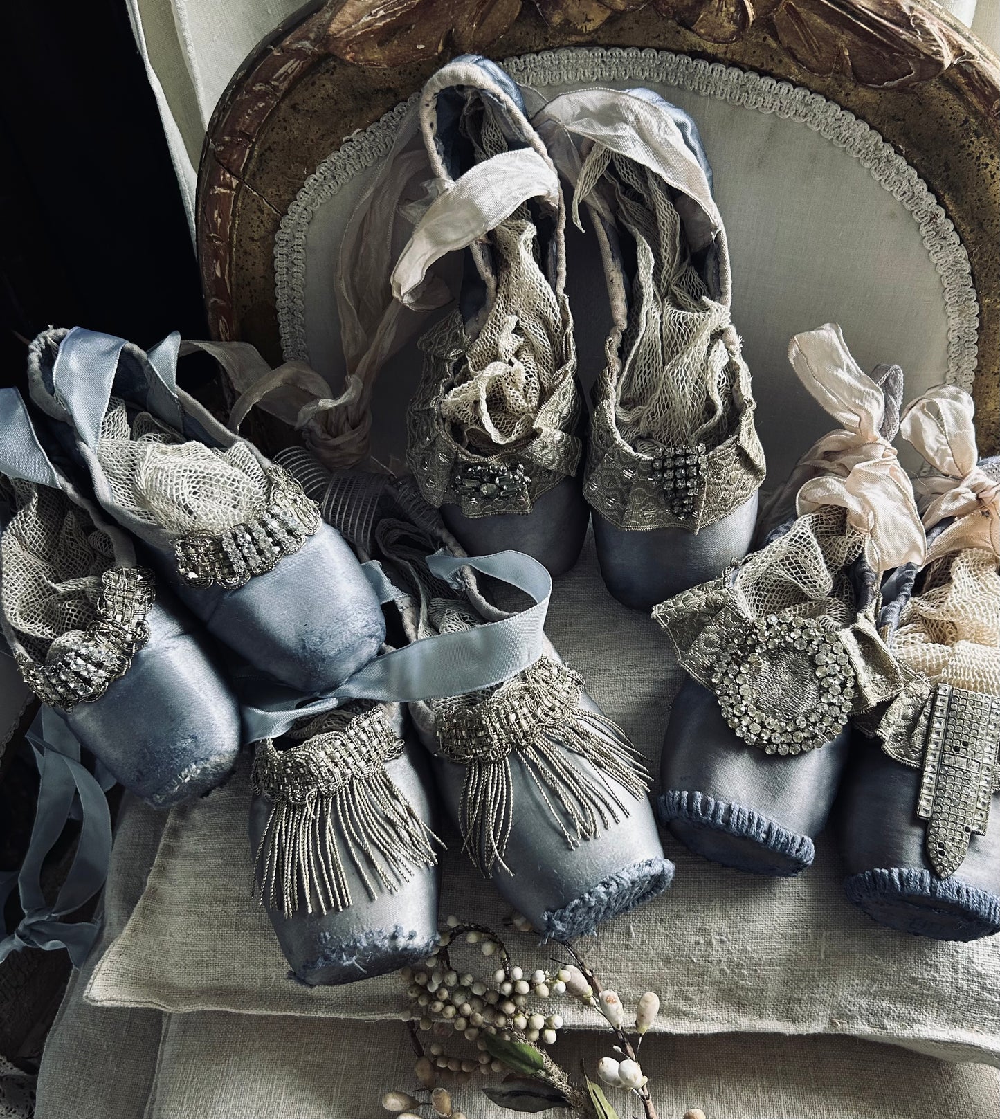 Ballet pointes with french wirework trims.