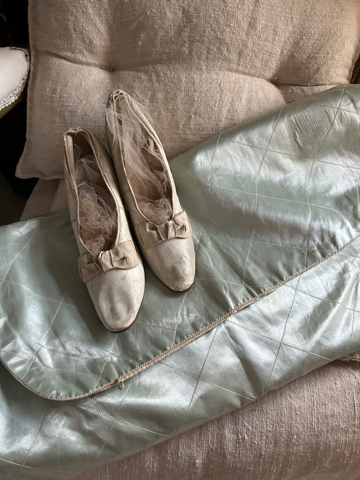 Vintage french lingerie case