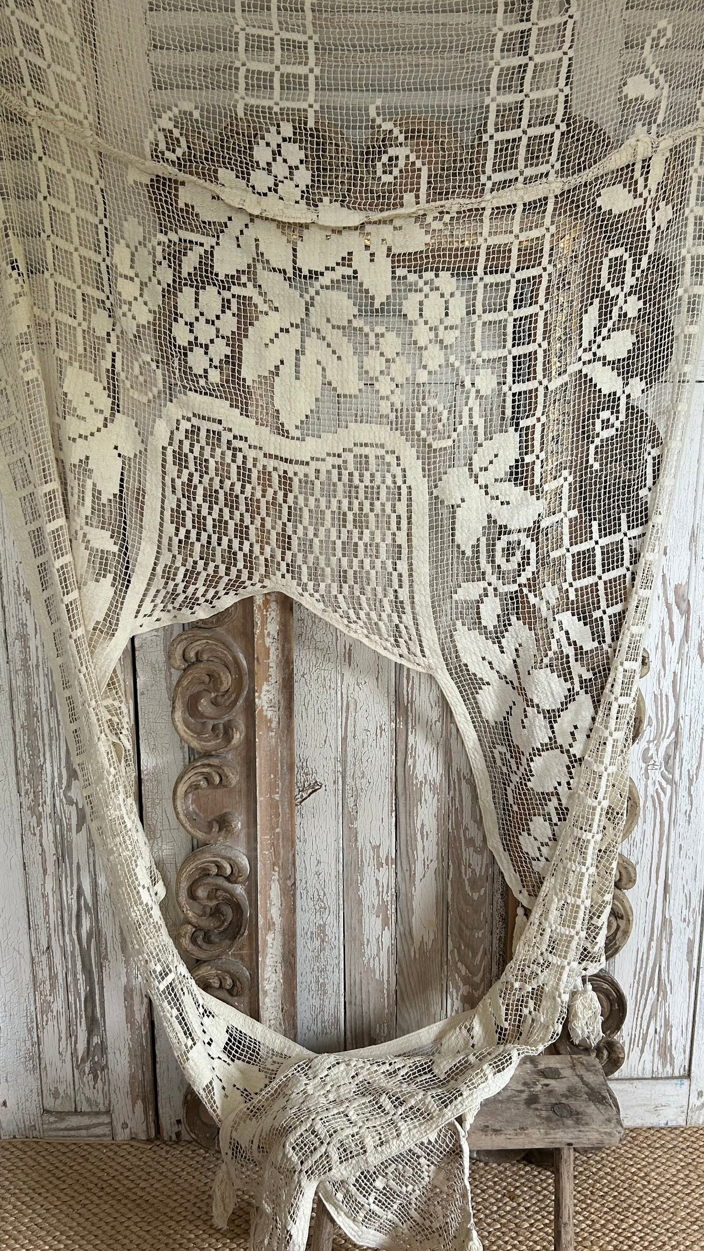 filet lace panel cantoniere