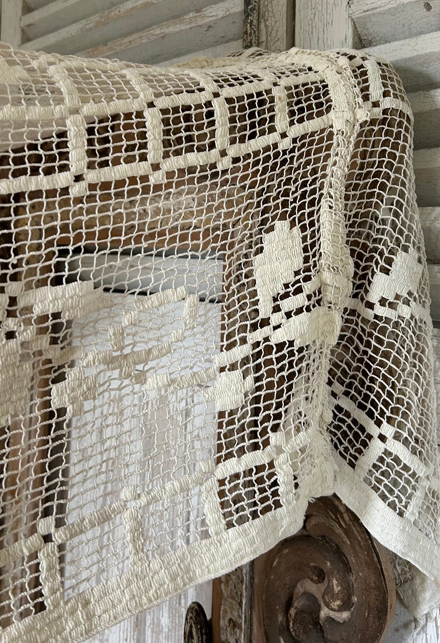 filet lace panel cantoniere